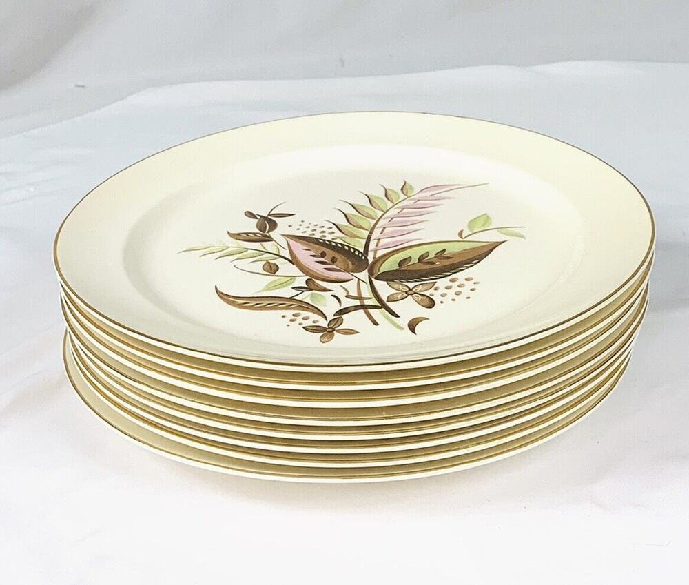 Vintage Taylor Smith & Taylor Set of 8 Dinner Plates 10” Gold Trim TST248